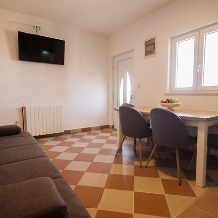 Domus Apartments Бол Экстерьер фото