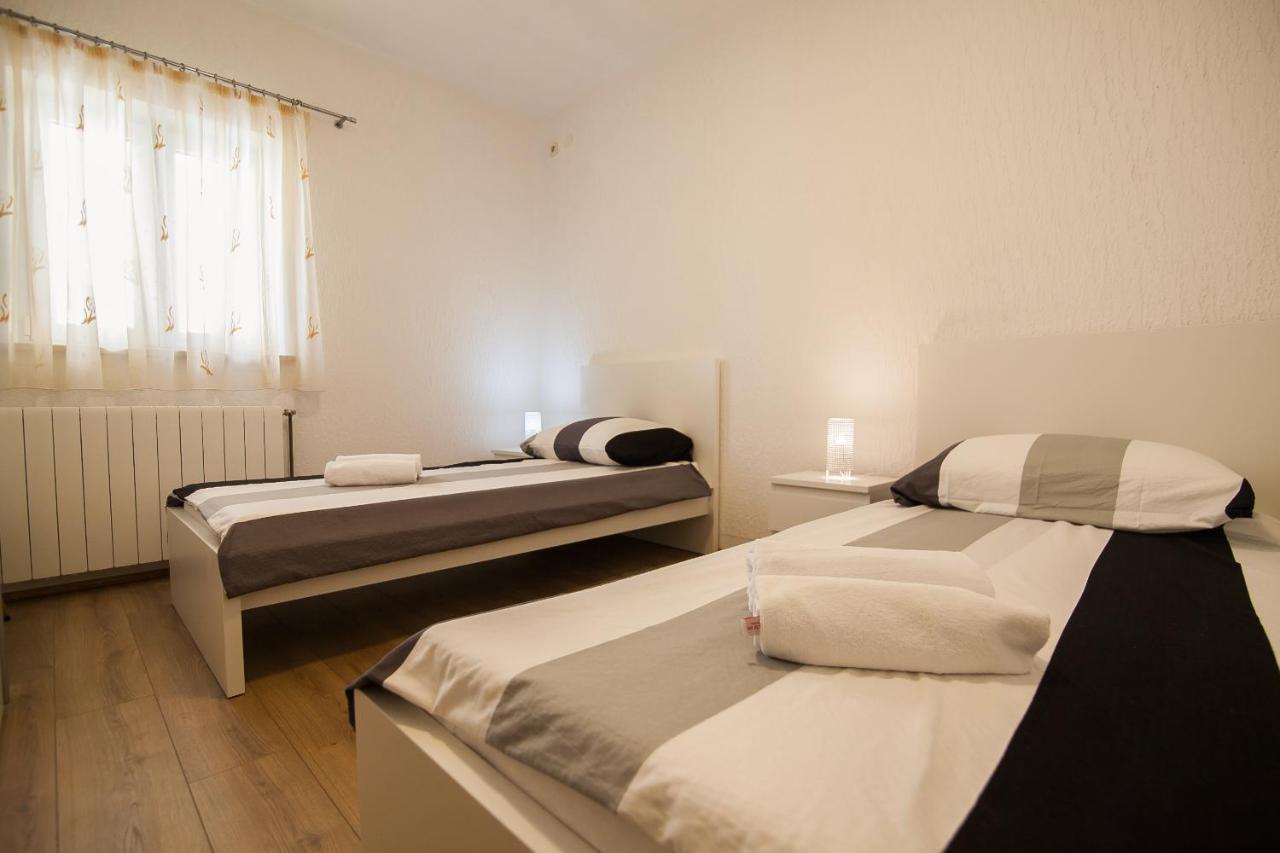 Domus Apartments Бол Экстерьер фото