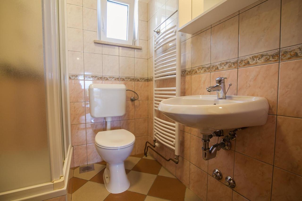 Domus Apartments Бол Экстерьер фото