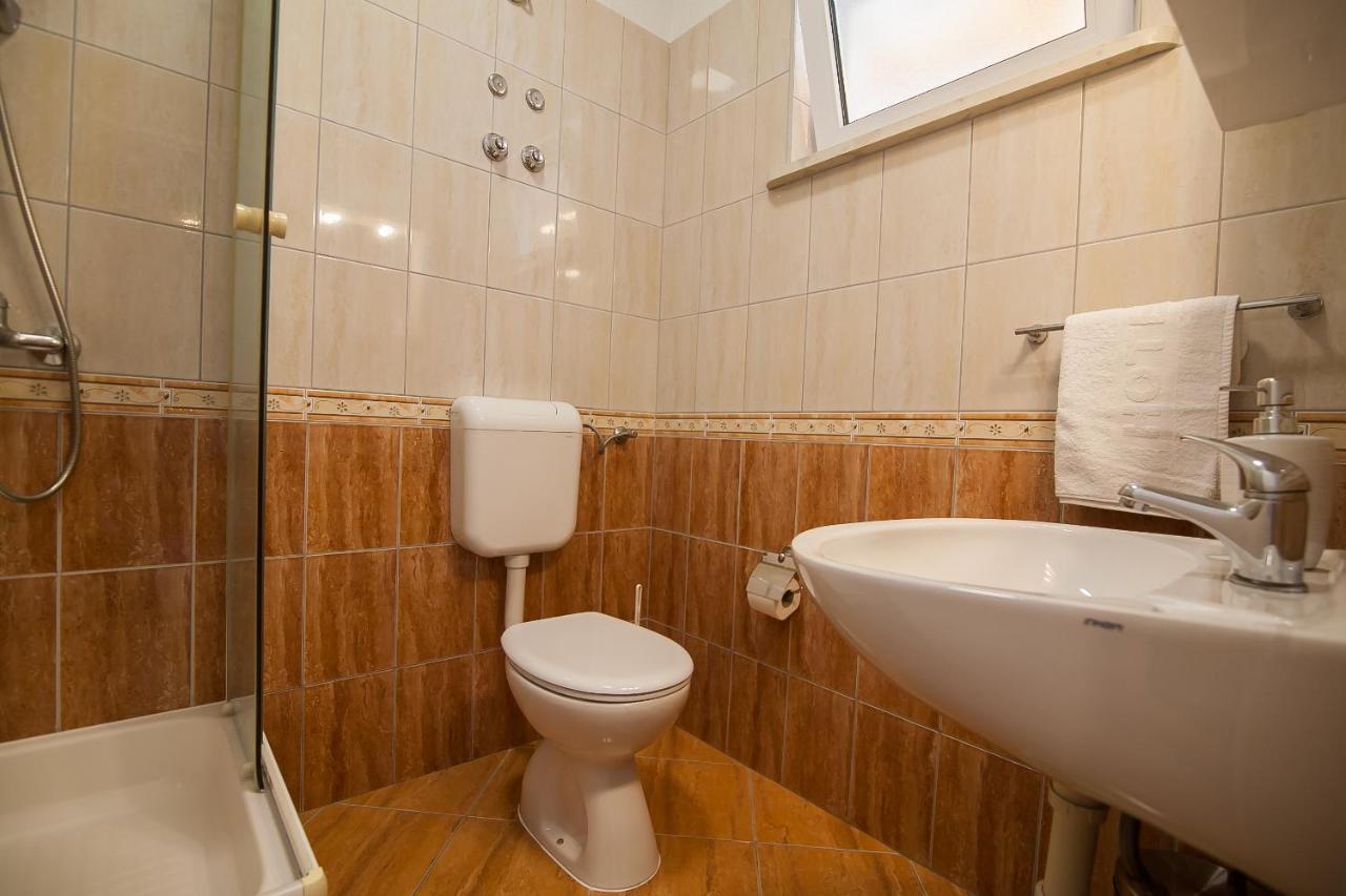 Domus Apartments Бол Экстерьер фото