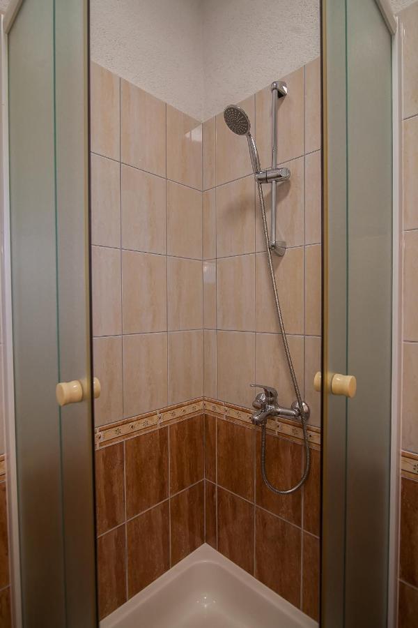 Domus Apartments Бол Экстерьер фото