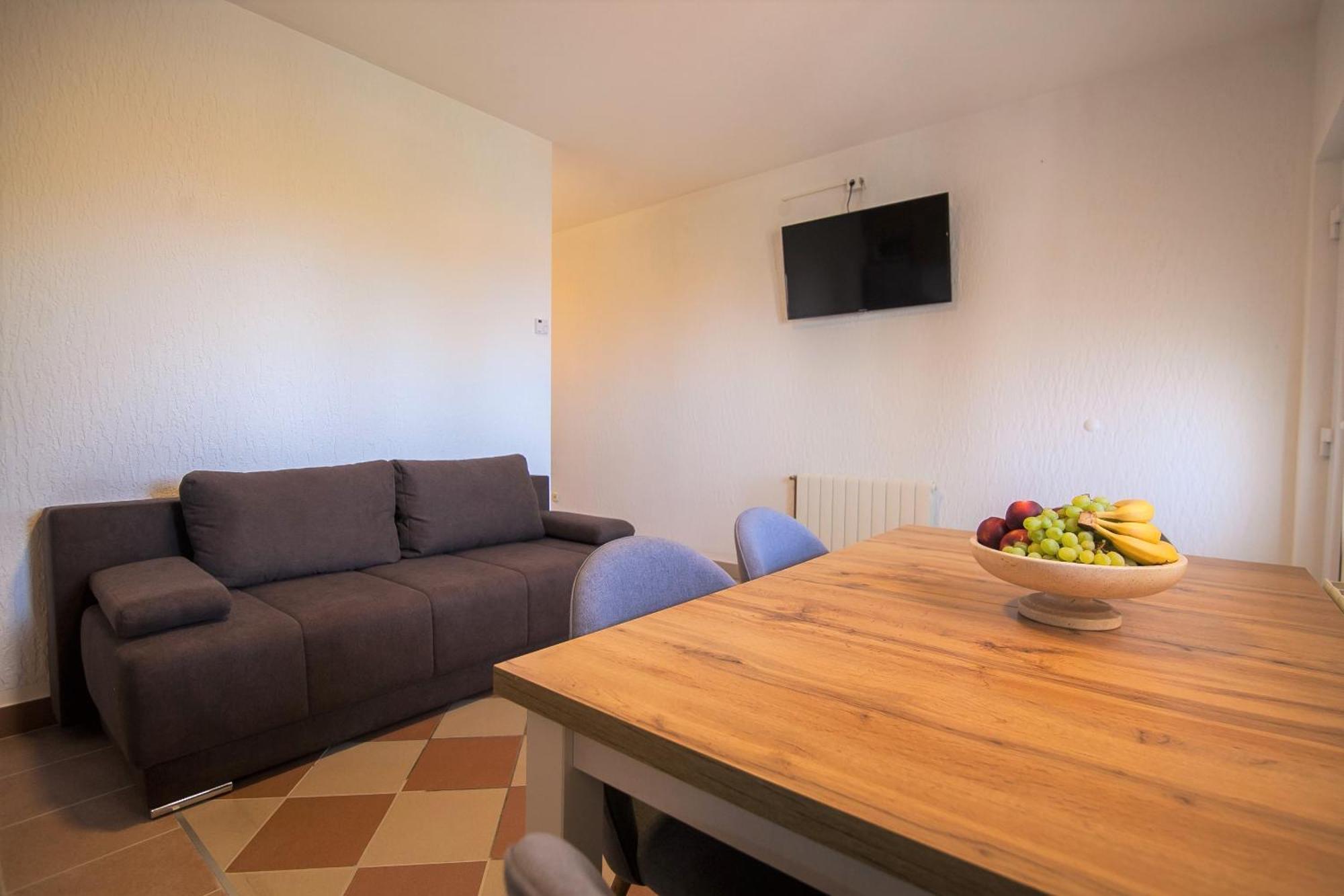 Domus Apartments Бол Экстерьер фото